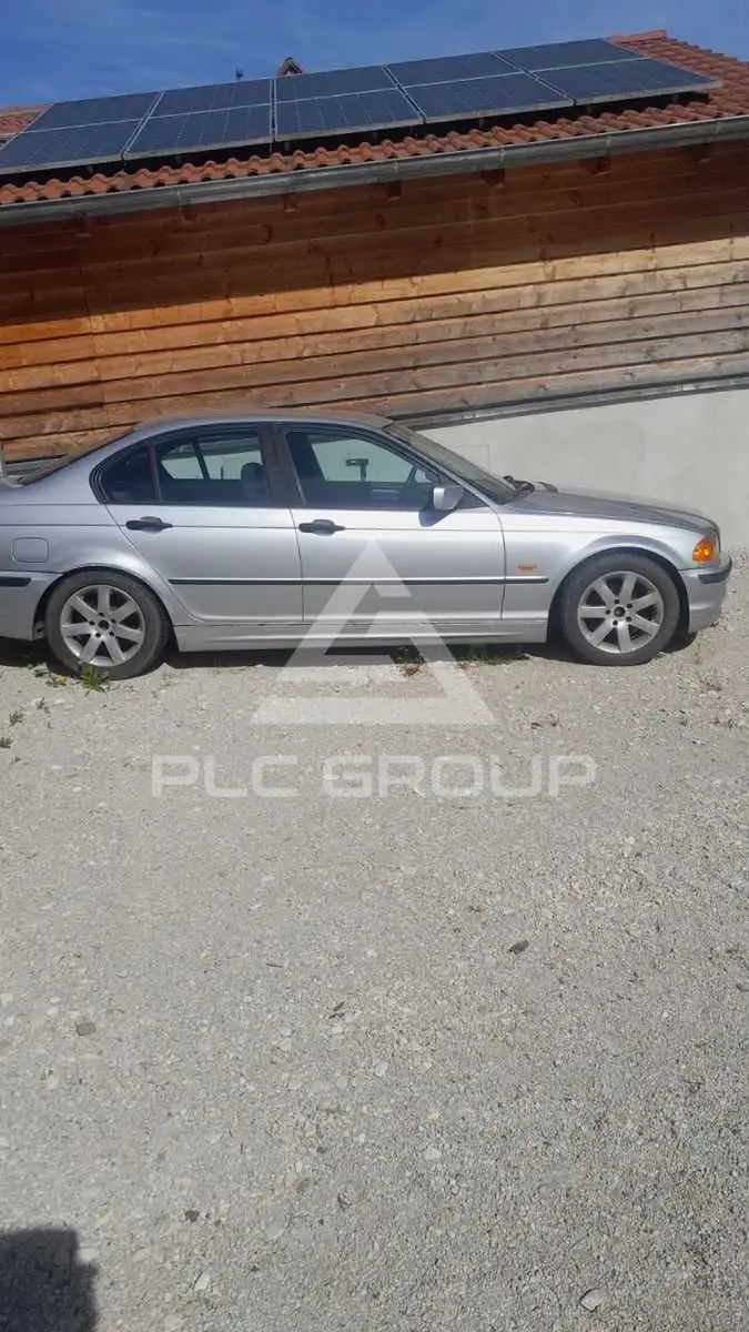 2001 BMW 318