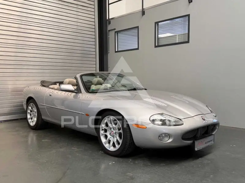 2001 Jaguar XKR
