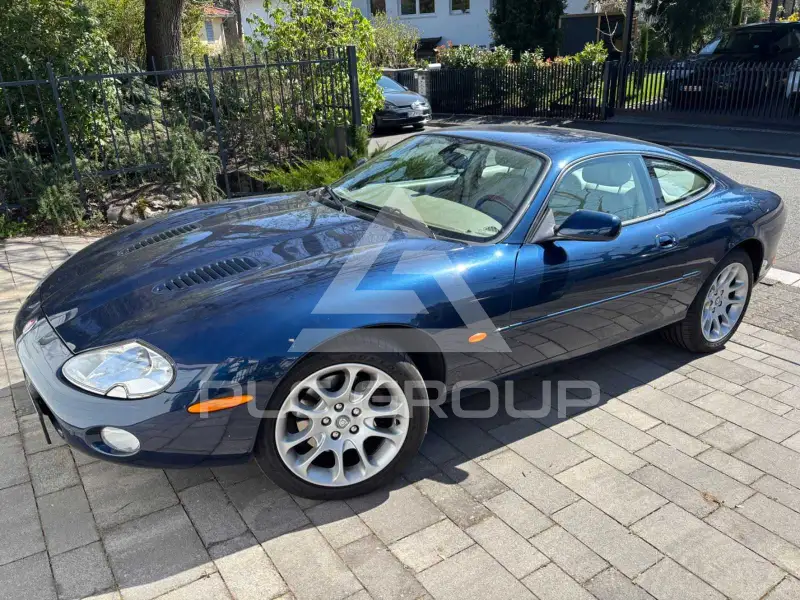 2001 Jaguar XKR