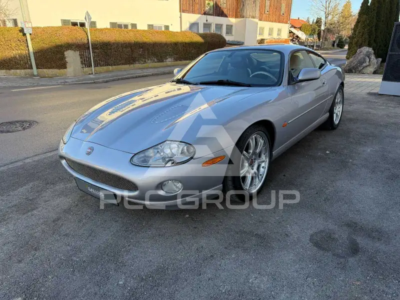2001 Jaguar XKR