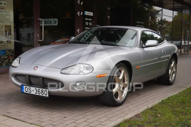 2001 Jaguar XKR