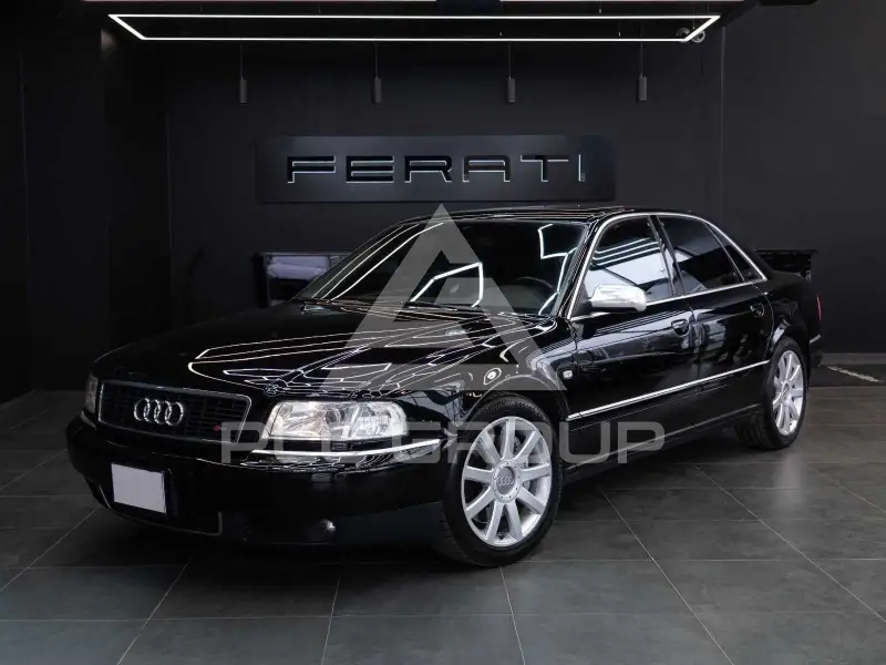 2001 Audi S8