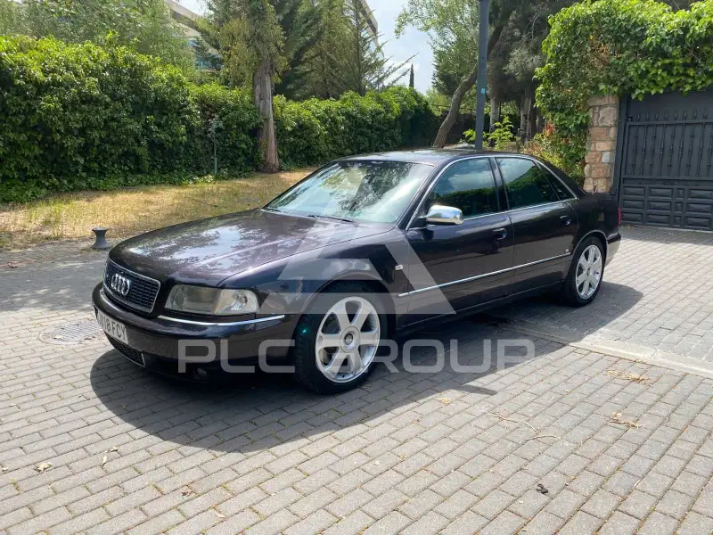 2001 Audi S8