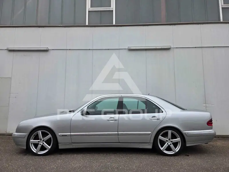 2001 Mercedes Benz E 320