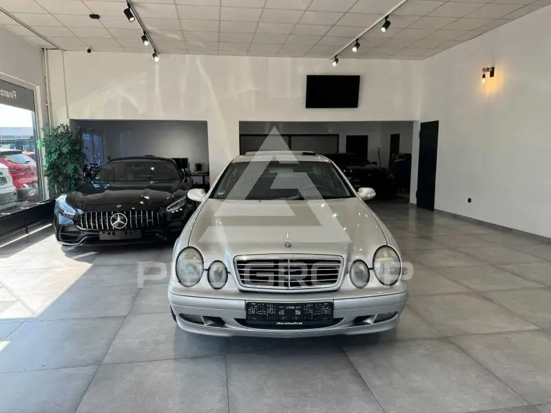 2001 Mercedes Benz CLK 200