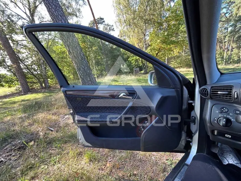 2001 Mercedes Benz C 220
