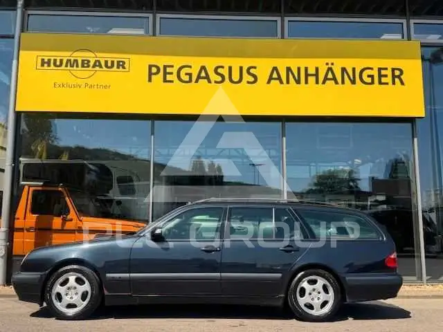 2001 Mercedes Benz E 200