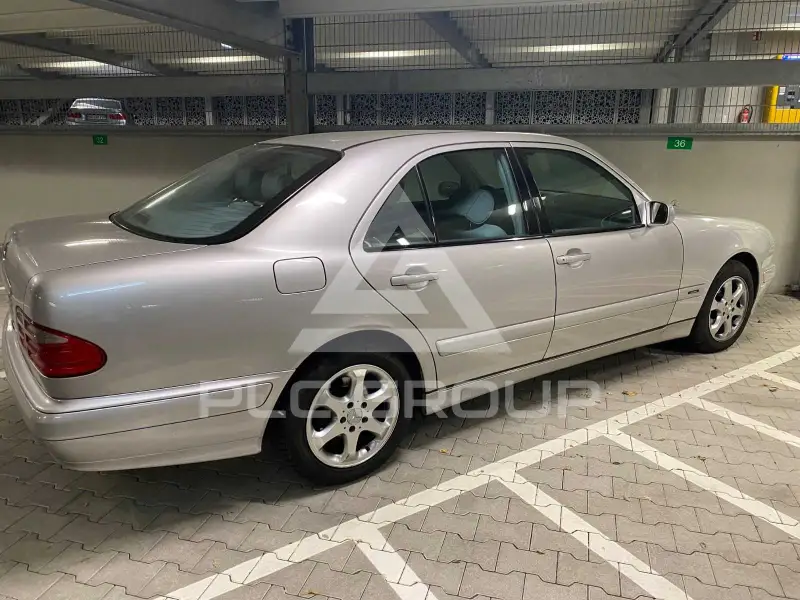 2001 Mercedes Benz E 200