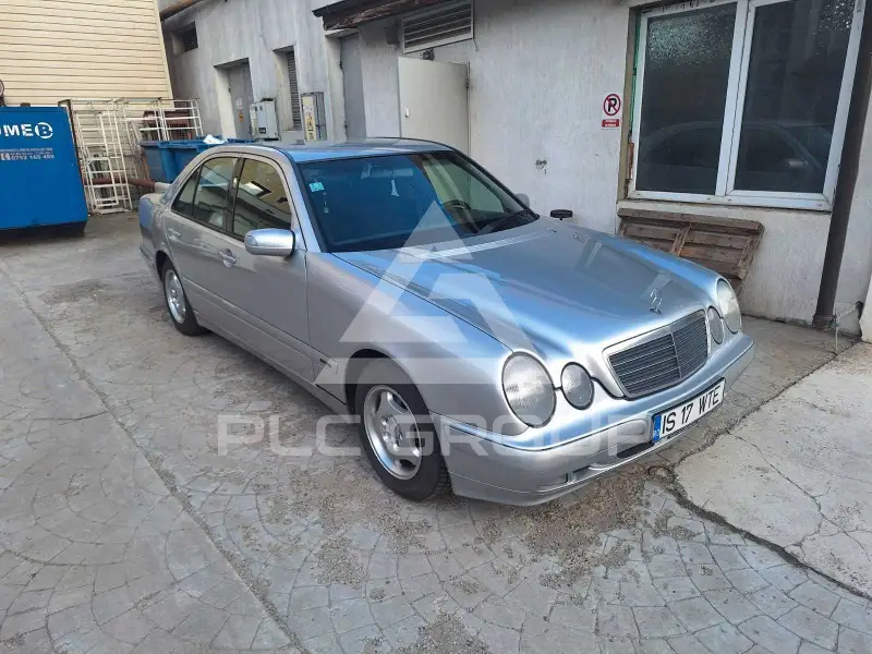 2001 Mercedes Benz E 200