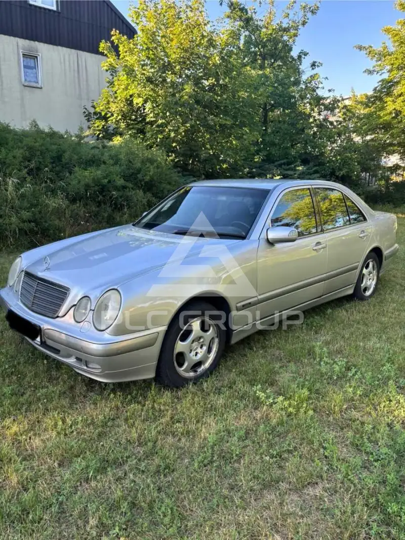 2001 Mercedes Benz E 200