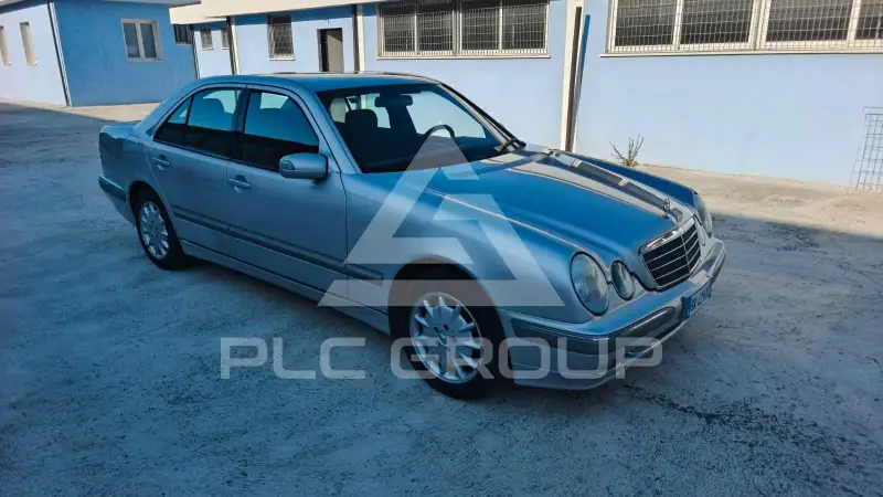 2001 Mercedes Benz E 200