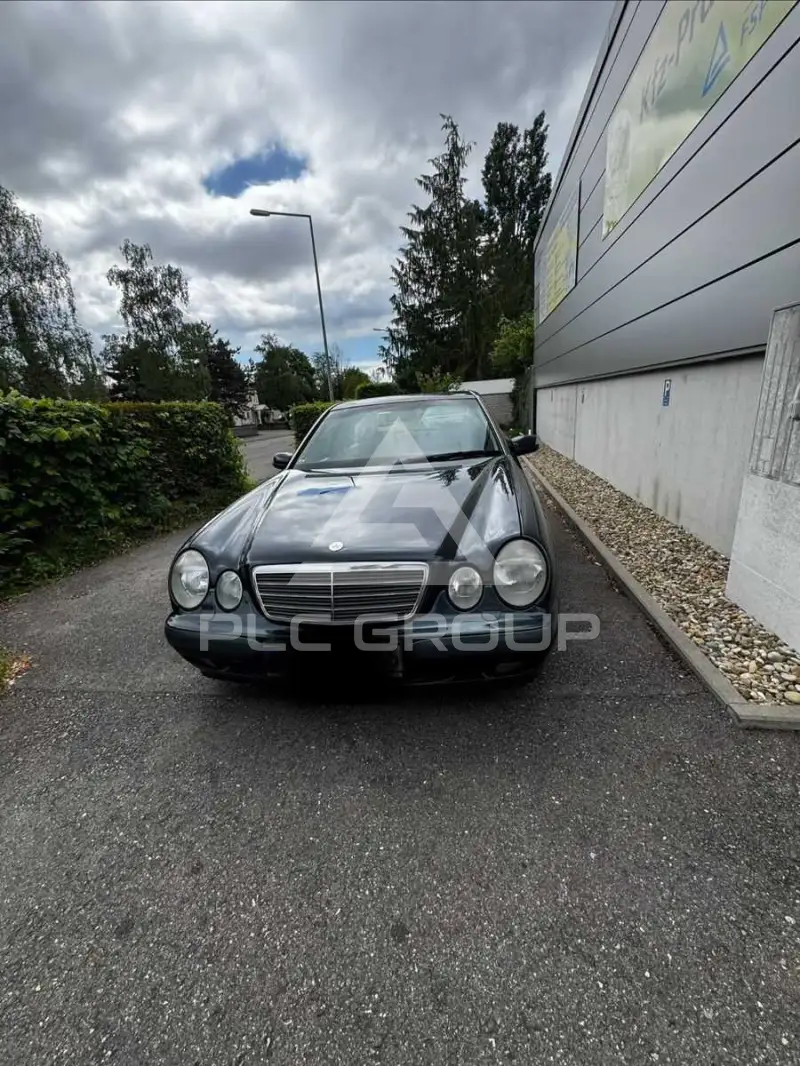 2001 Mercedes Benz E 200