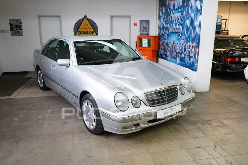 2001 Mercedes Benz E 200