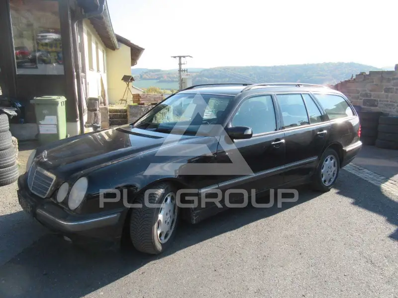 2001 Mercedes Benz E 200