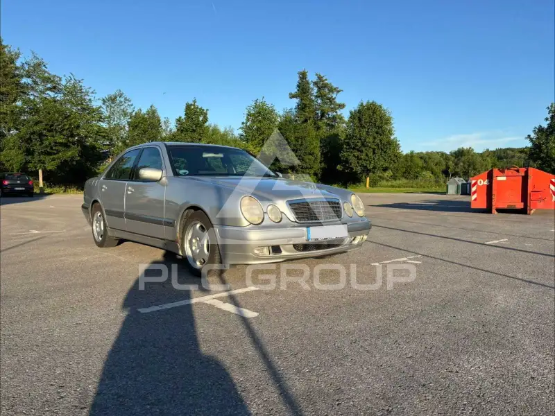 2001 Mercedes Benz E 200
