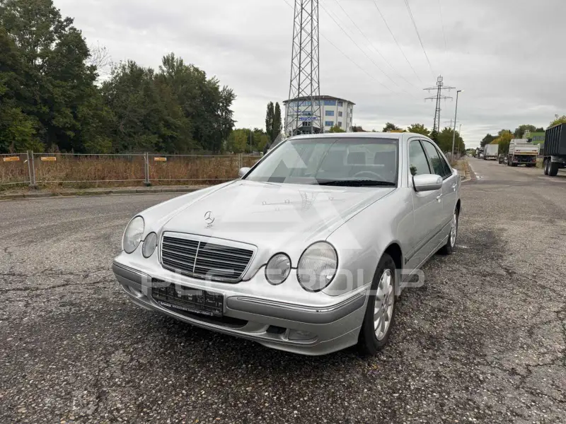 2001 Mercedes Benz E 200