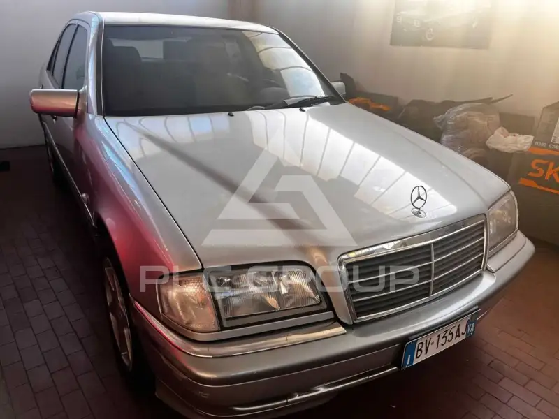 2001 Mercedes Benz C 180