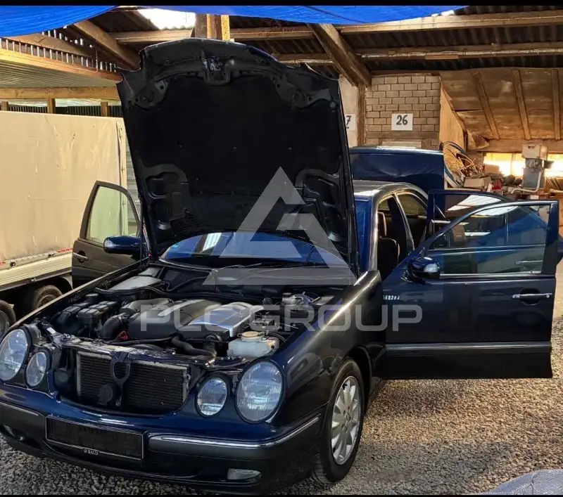 2001 Mercedes Benz E 220