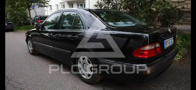 2001 Mercedes Benz E 220