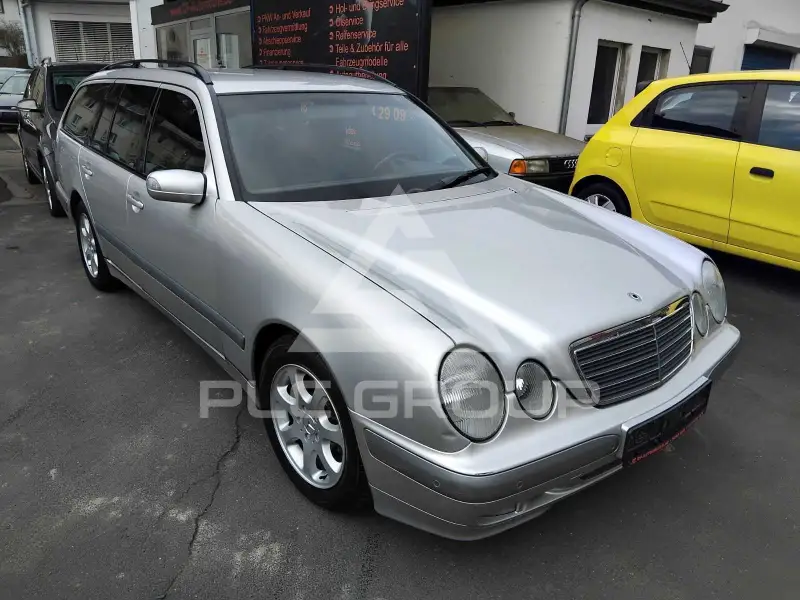 2001 Mercedes Benz E 220