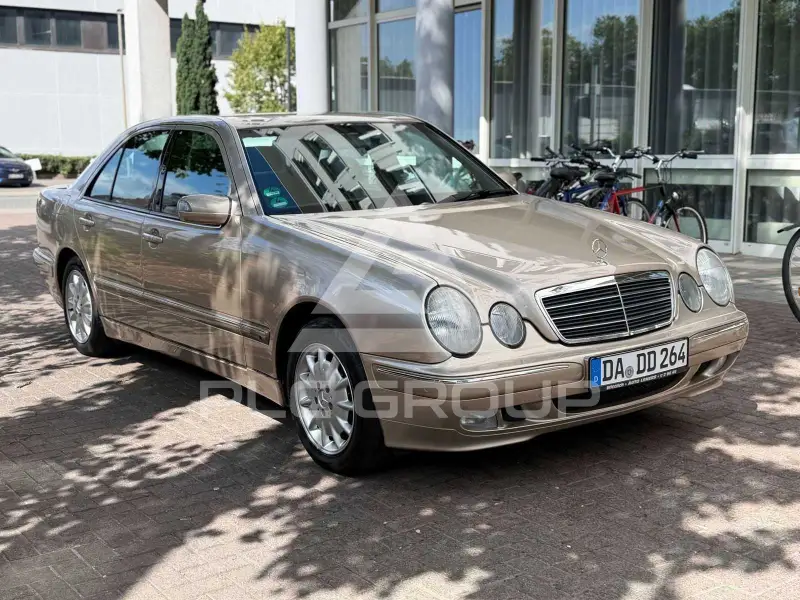 2001 Mercedes Benz E 220
