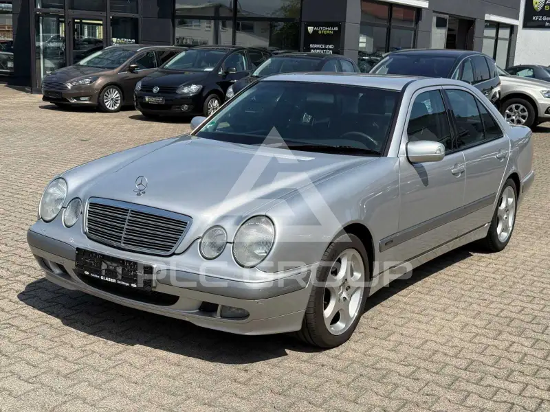 2001 Mercedes Benz E 220