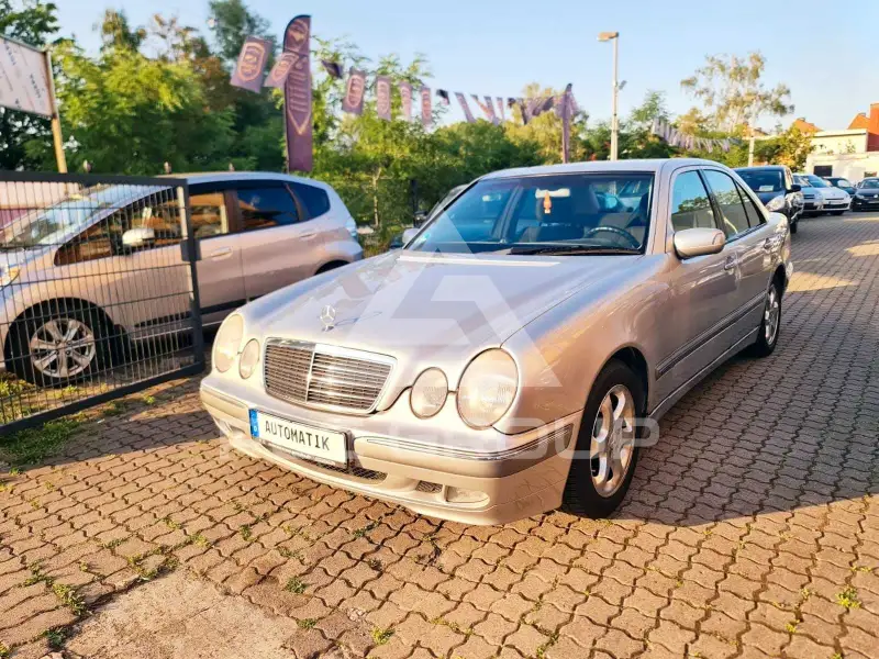 2001 Mercedes Benz E 240