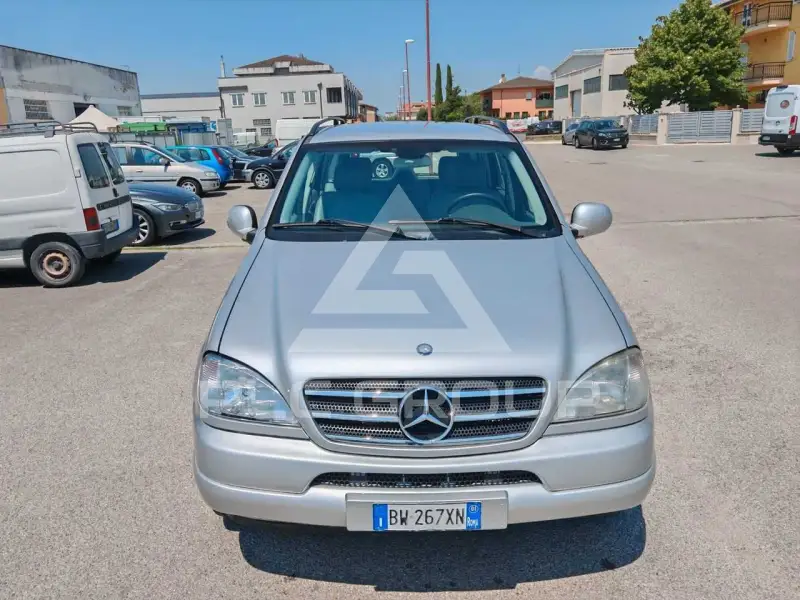 2001 Mercedes Benz ML 270