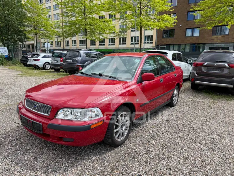 2001 Volvo S40