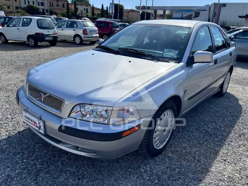 2001 Volvo S40