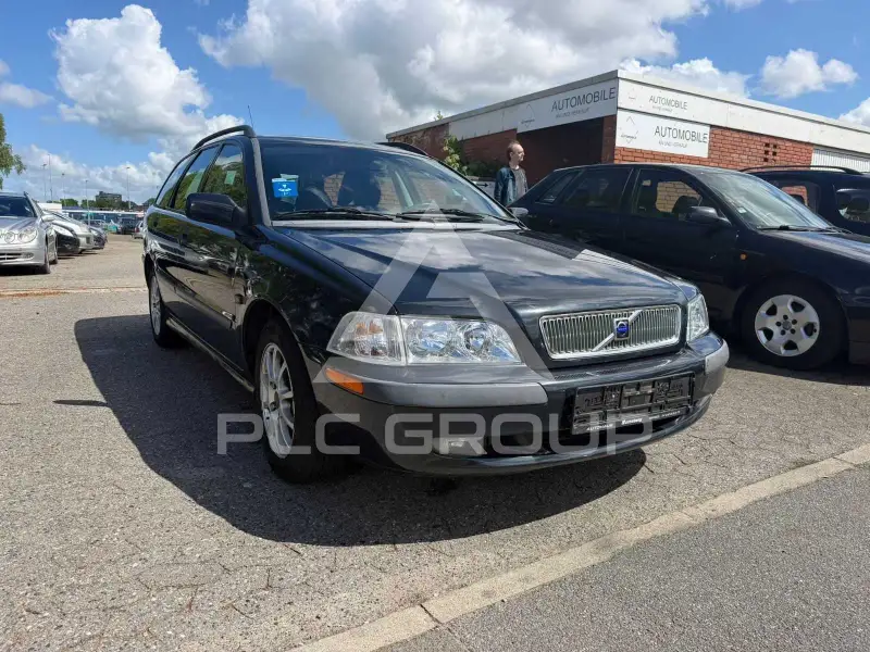 2001 Volvo V40