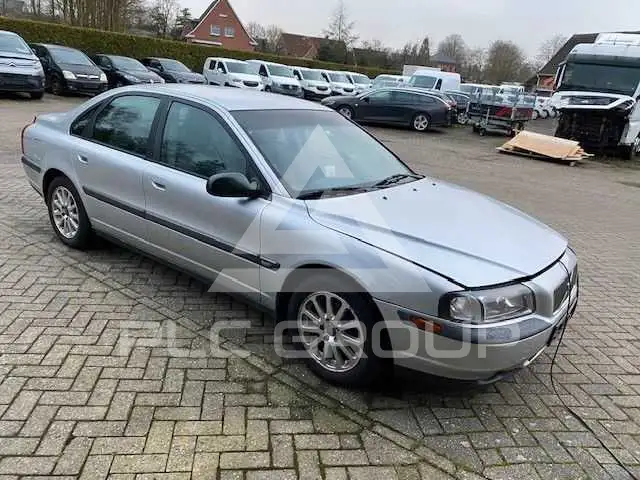 2001 Volvo S80