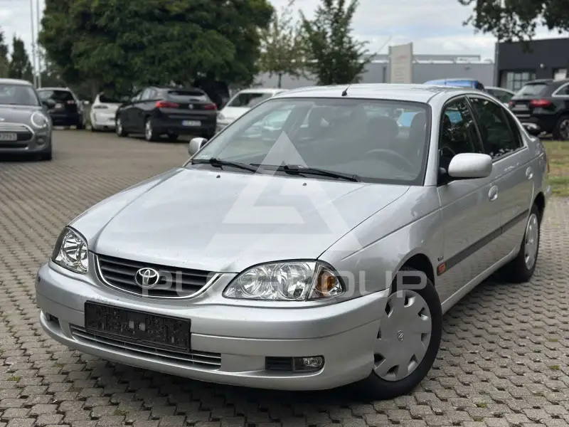 2001 Toyota Avensis