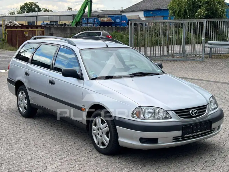 2001 Toyota Avensis