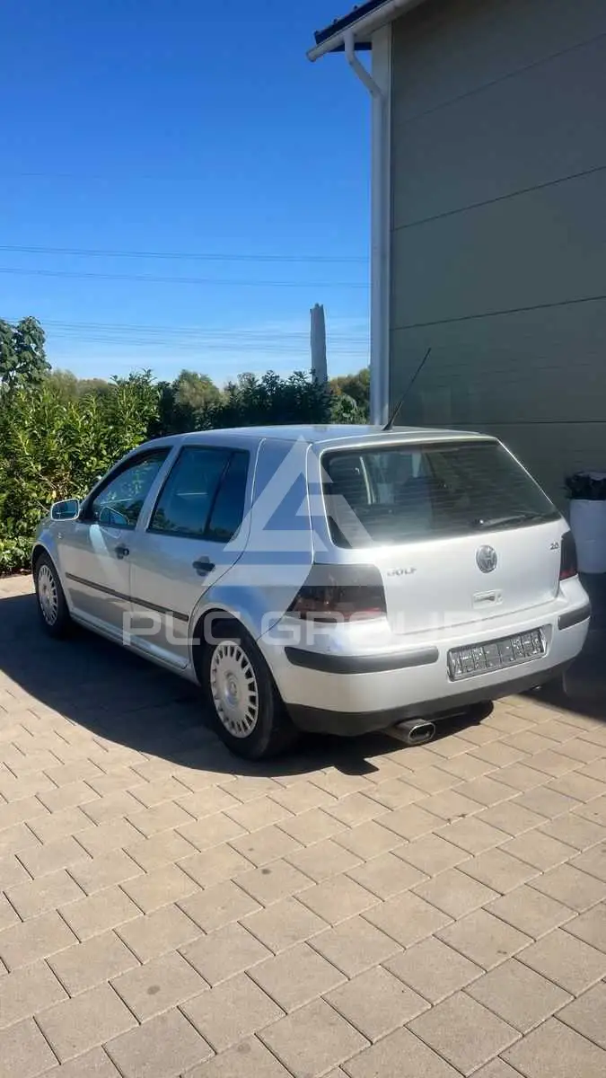 2001 Volkswagen GOLF