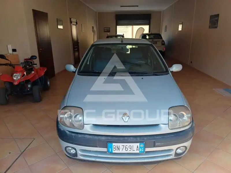 2001 Renault Clio