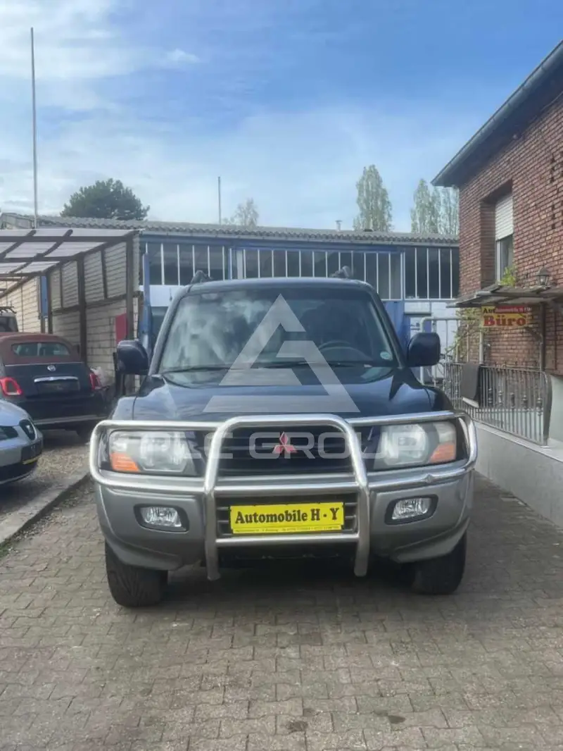 2002 Mitsubishi PAJARO