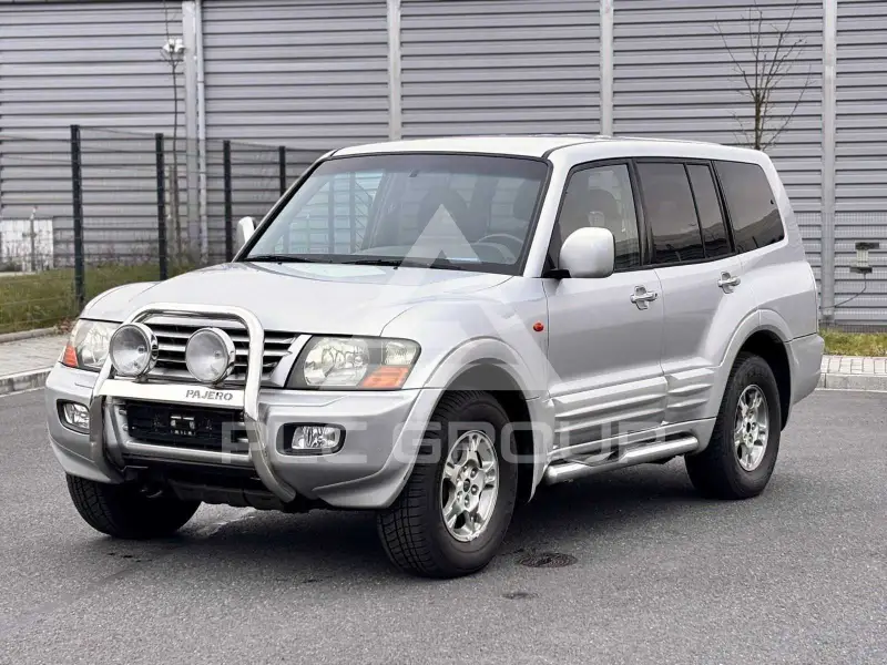 2002 Mitsubishi PAJARO