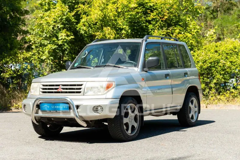2002 Mitsubishi PAJARO