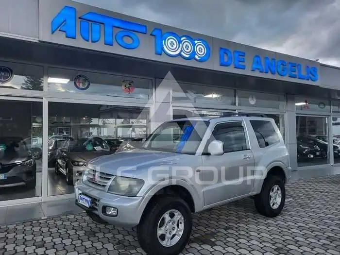 2002 Mitsubishi PAJARO