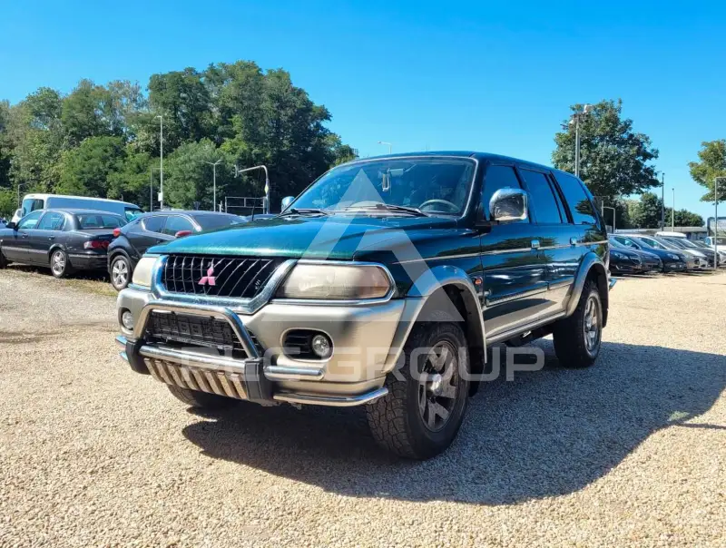 2002 Mitsubishi PAJARO