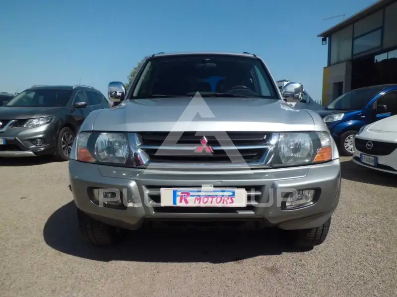 2002 Mitsubishi PAJARO
