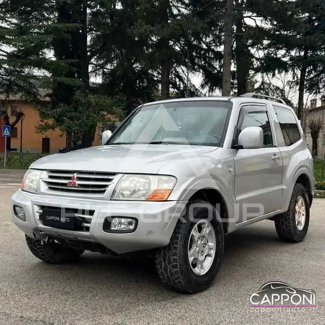 2002 Mitsubishi PAJARO