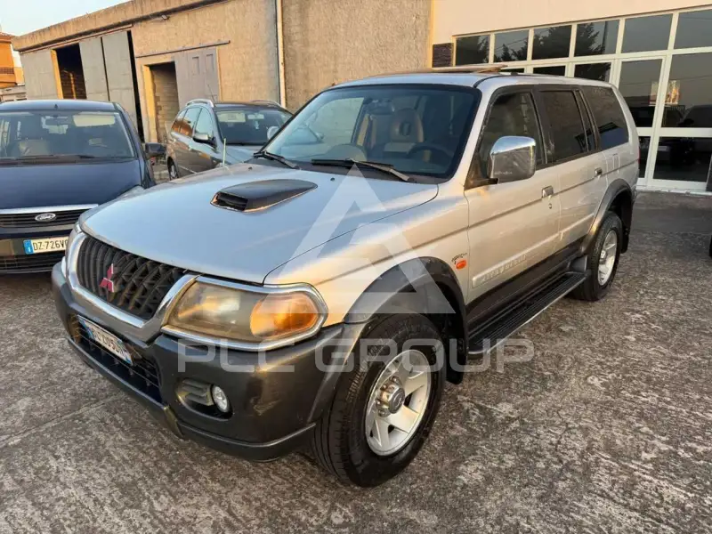 2002 Mitsubishi PAJARO