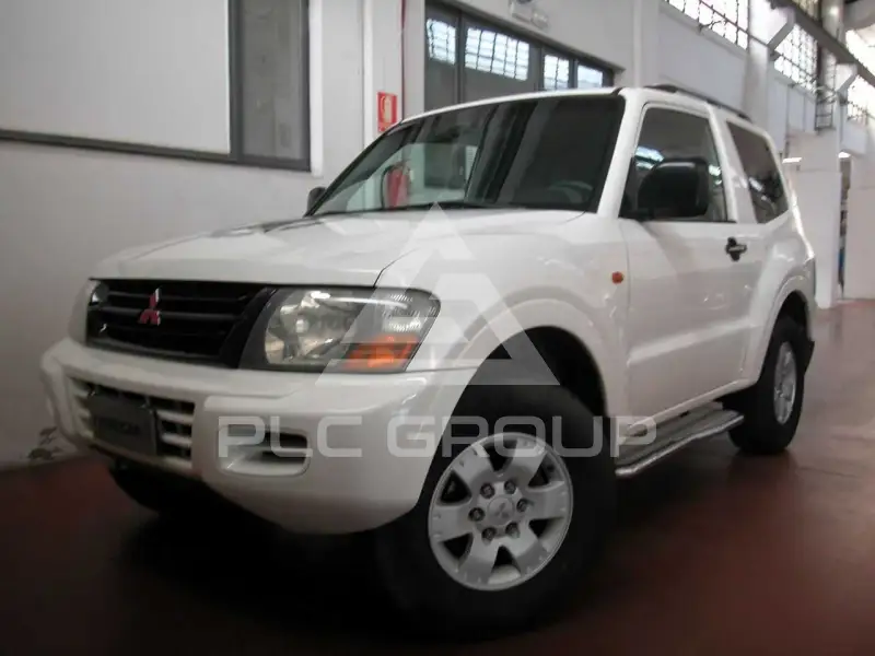2002 Mitsubishi PAJARO