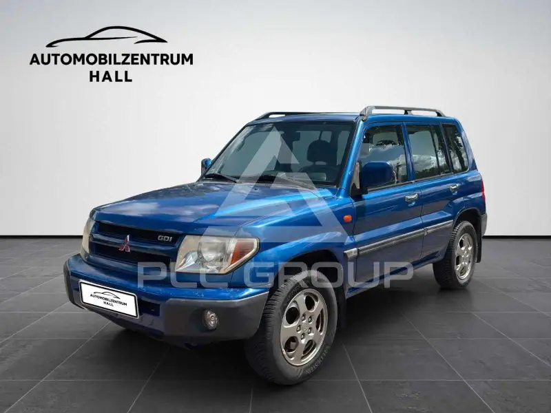 2002 Mitsubishi PAJARO