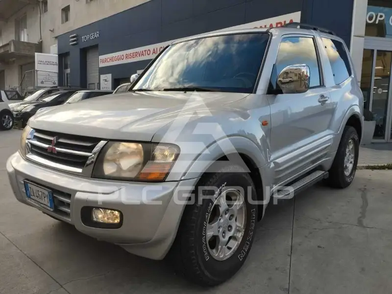 2002 Mitsubishi PAJARO