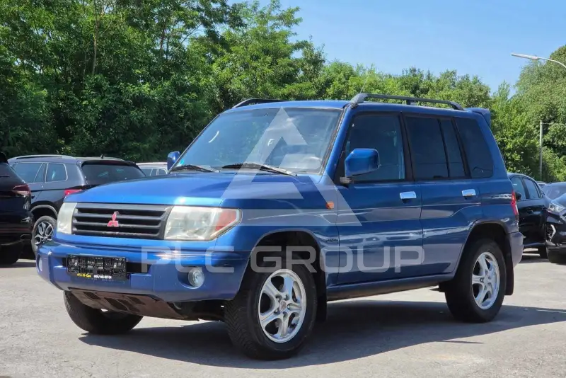 2002 Mitsubishi PAJARO
