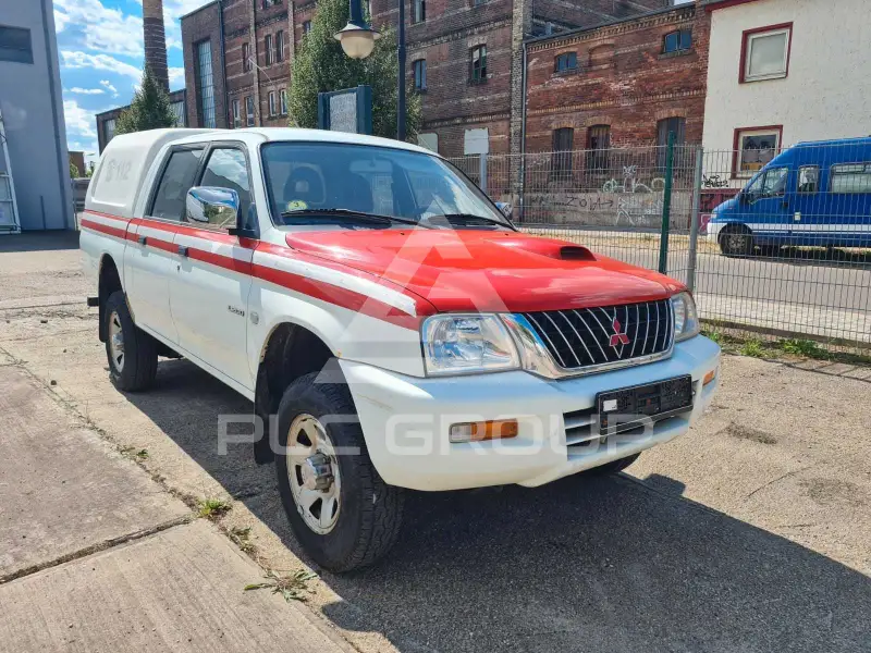 2002 Mitsubishi L200