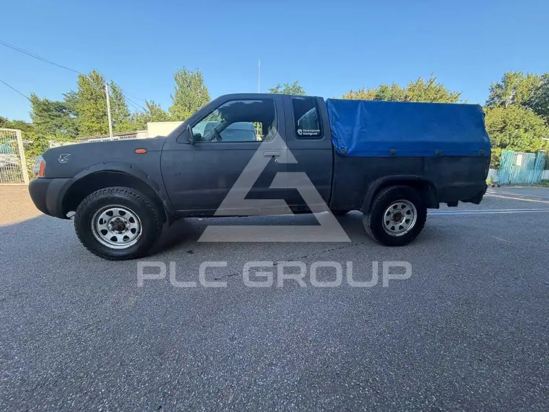 2002 Nissan Navara